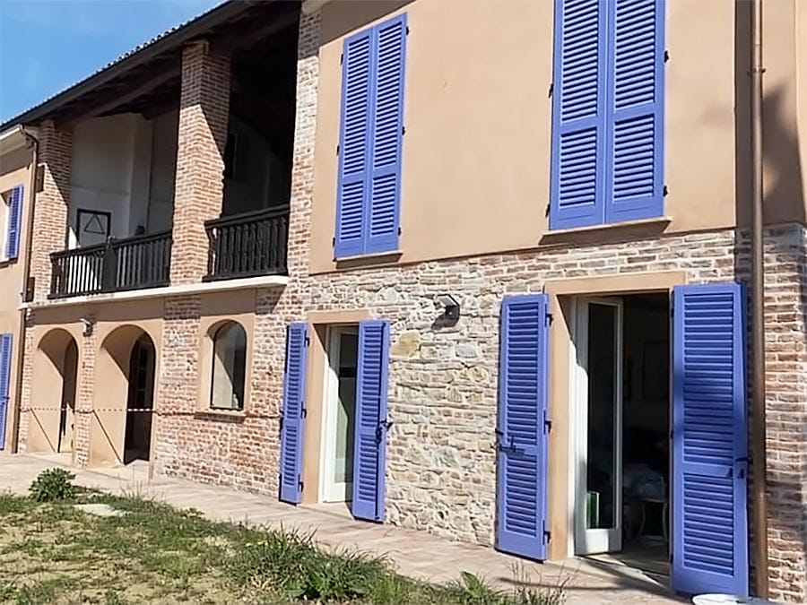 Il risultato di una nostra ristrutturazione completa: scrostatura facciata, pulizia sassi, stuccatura e ristrutturazione interna per abitazione civile.