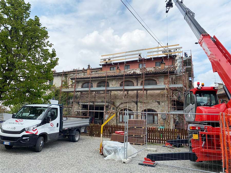 Rifacimento tetto a Sala Mandelli, Piacenza